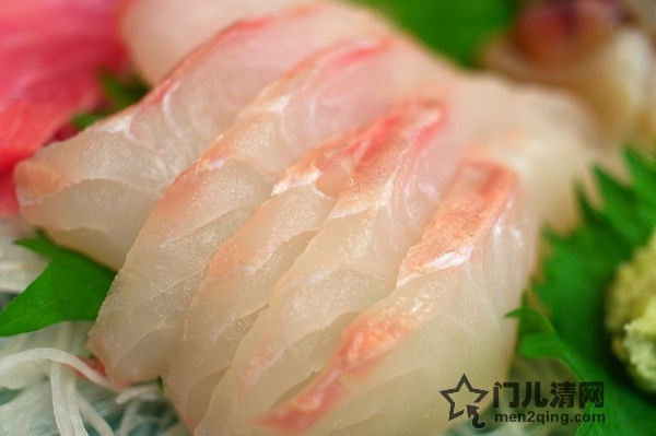 日本美食-料理菜单：鲷鱼刺身-真鯛（まだい）