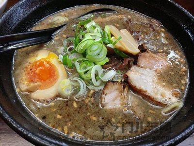 日本拉面 くねくねラーメン伏見本店-Kunekune-海鲜鱼介味噌猪骨酱油面