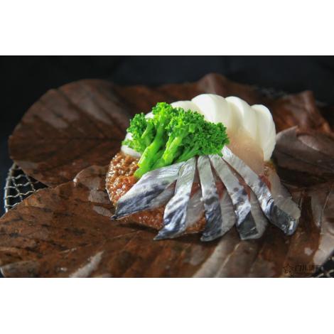 乡土料理海鲜朴叶味噌烧【色々魚介の朴葉焼き】