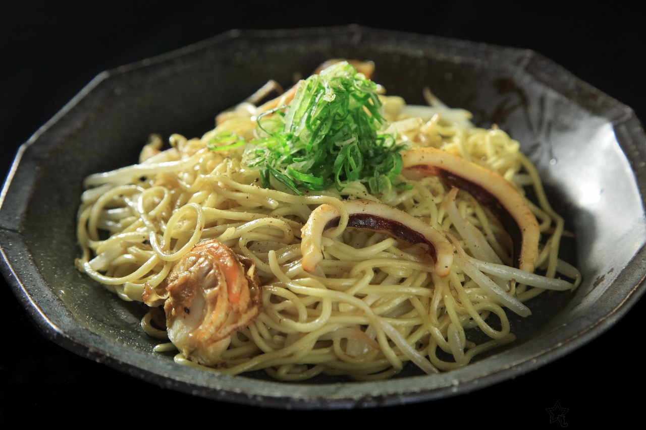 日式海鲜盐汁炒面【海鮮塩焼きそば】