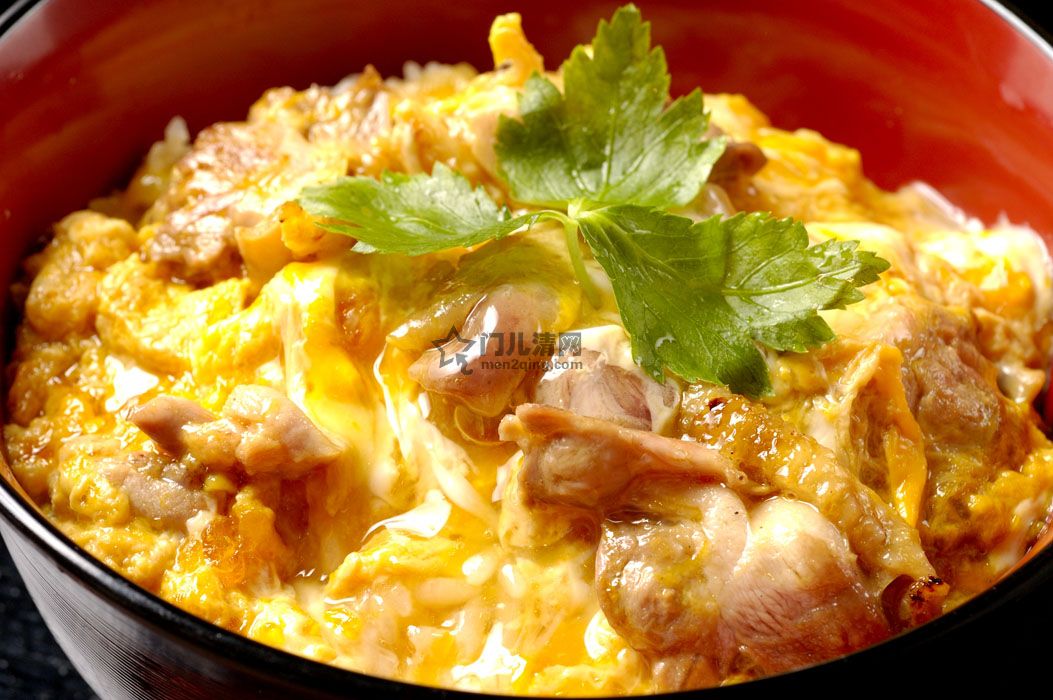 菜单：鸡肉亲子盖浇饭（親子丼）