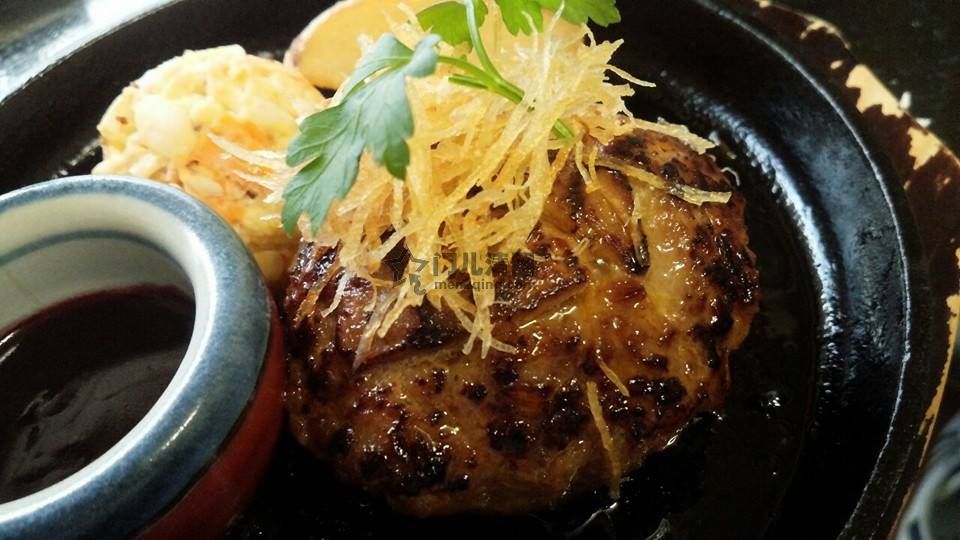 日本料理：美食记录：和牛与鹅肝的汉堡牛肉饼 图