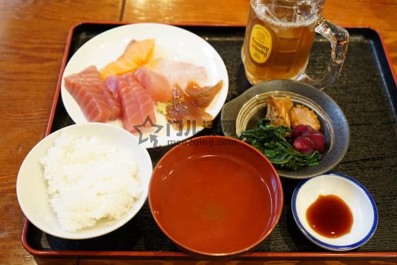 日本餐厅/居酒屋地图@美食攻略 - 東京都新宿神乐坂日本料理海鲜刺身生鱼片餐厅,超值畅食放题刺身生鱼片自助午餐且不限时间,价格1000日元 勝丸水産 海鲜盖浇饭 图