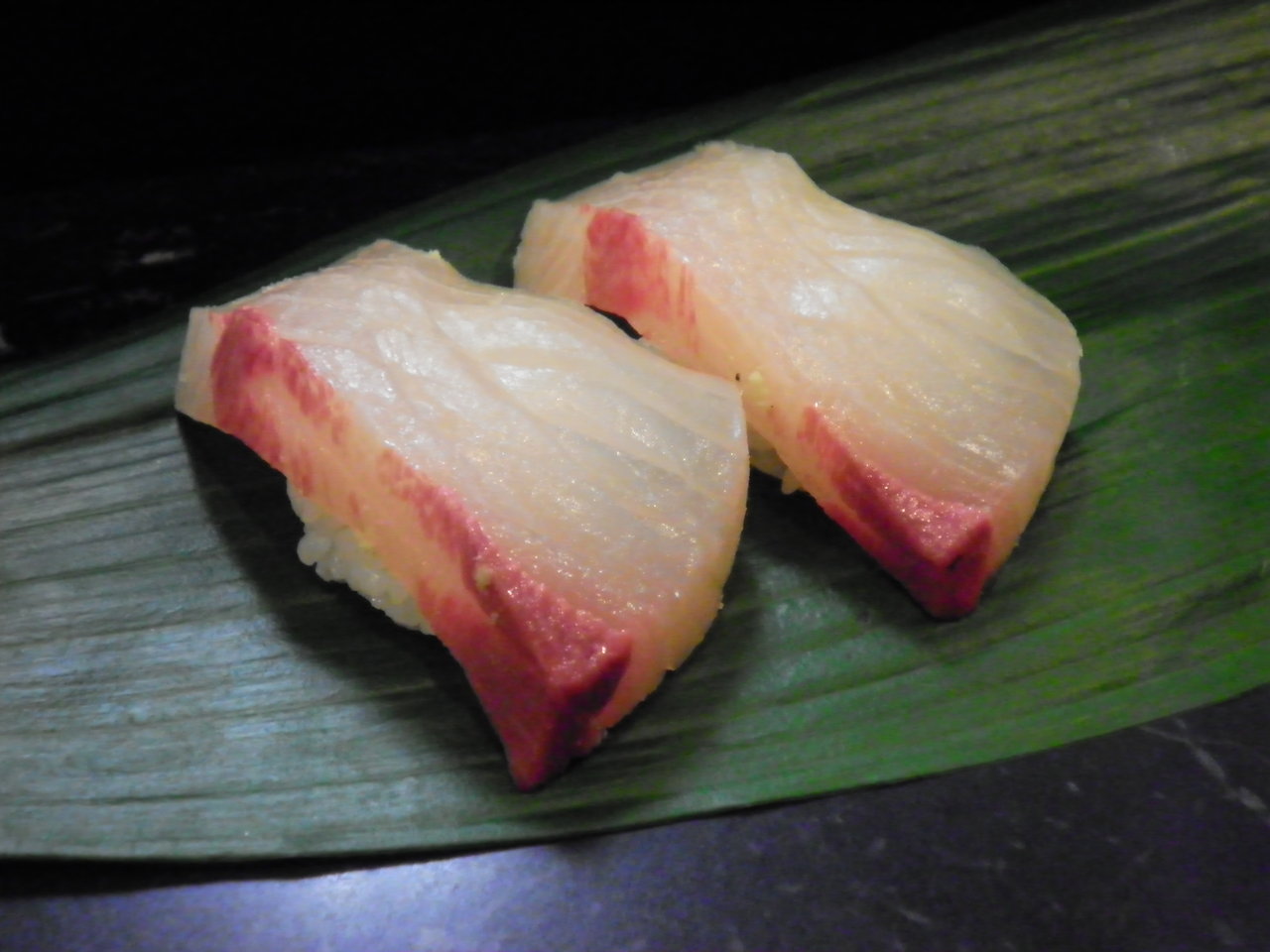 菜单：寿司-红鰤鱼（間八）